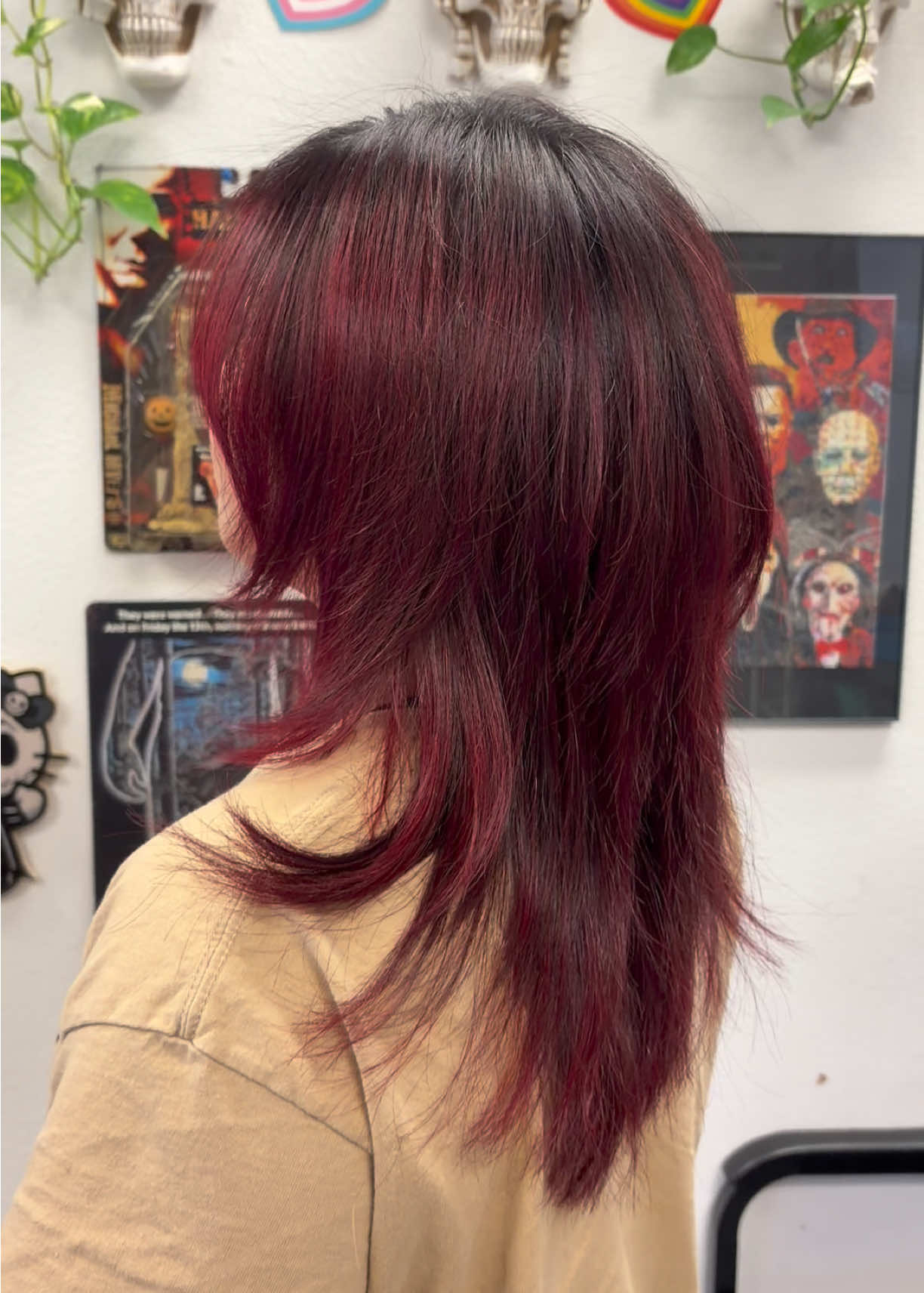 @Looks That Kill Salon