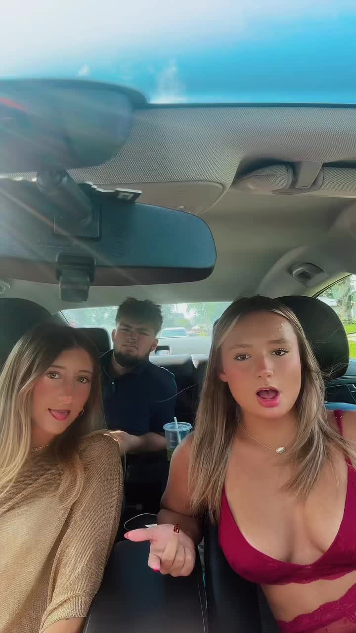@Khloe