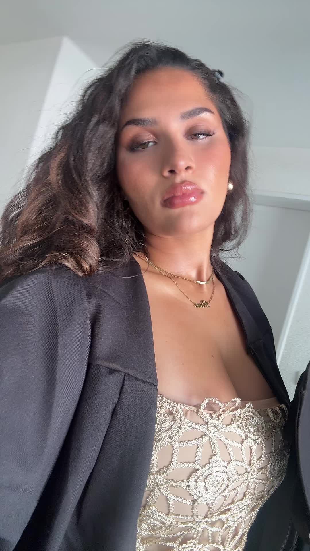 @thelifeofro_
