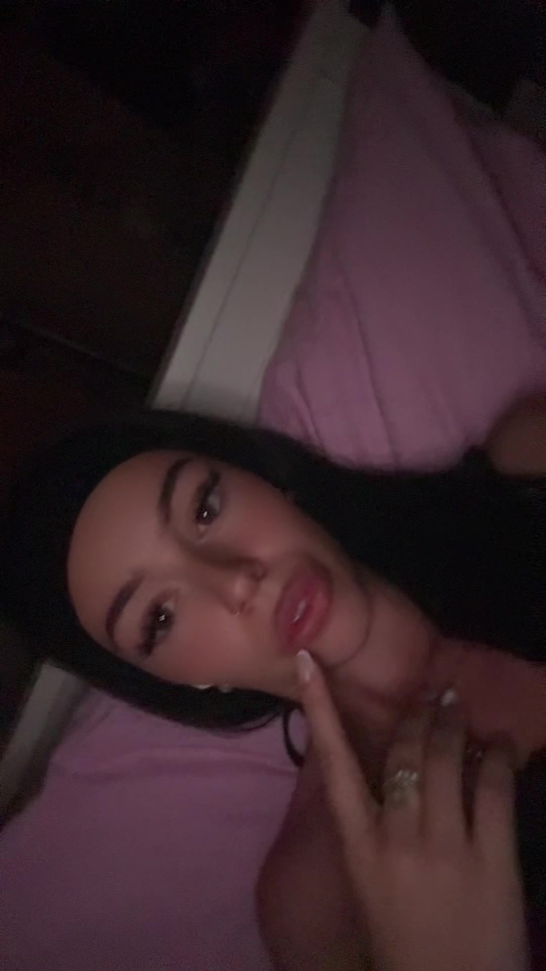 @laura