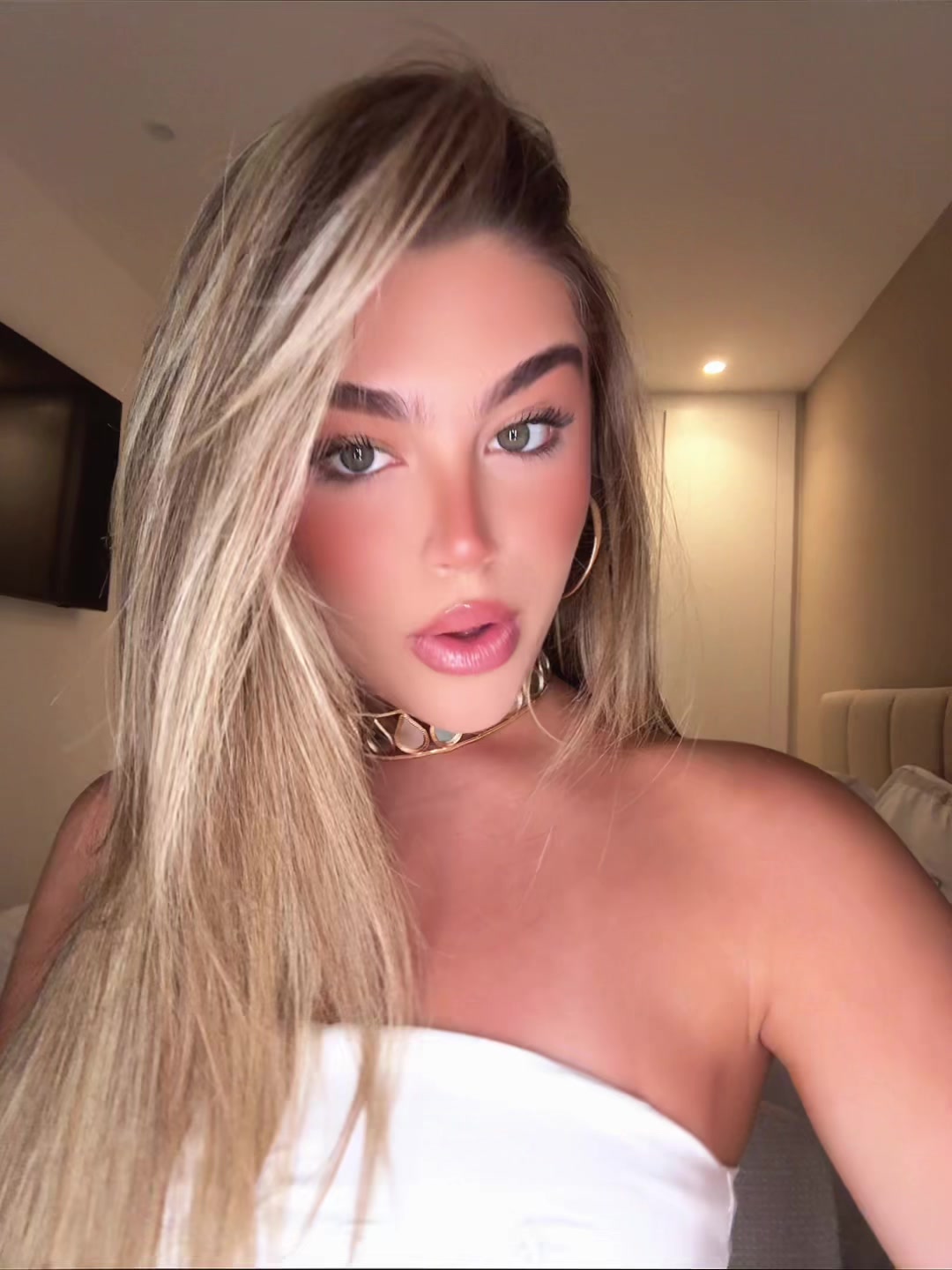 @eliett