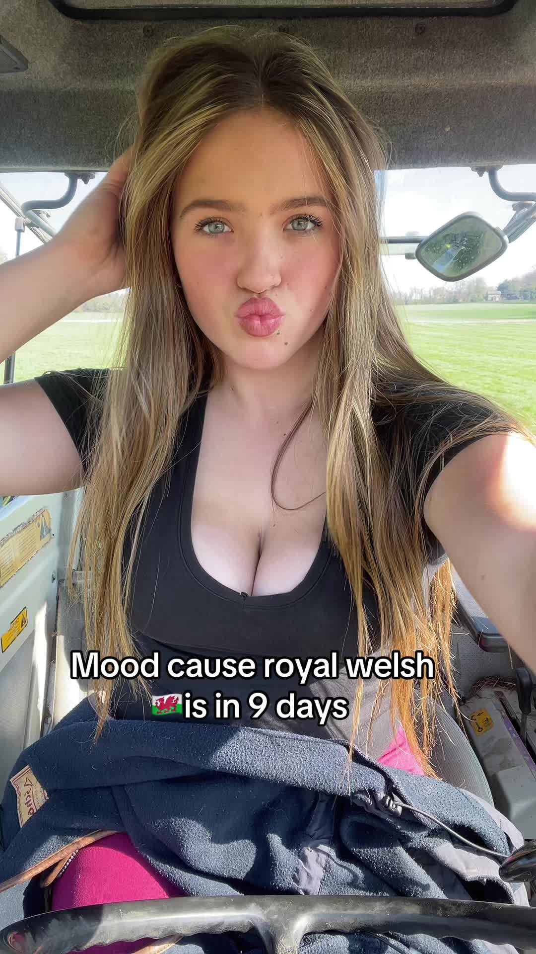 @Kay 🐎🌾🚜🥂💖
