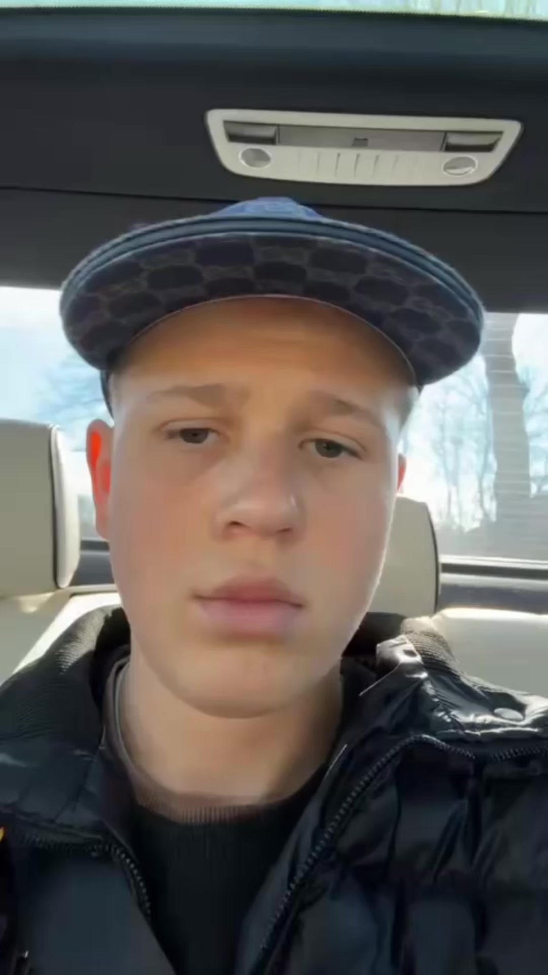 @Kamil+355
