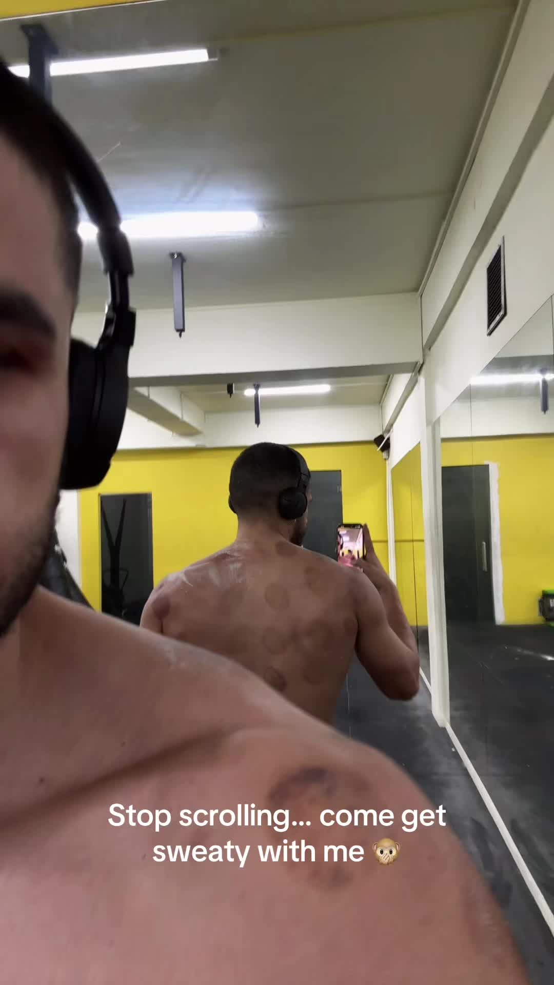 @nikosgiann_