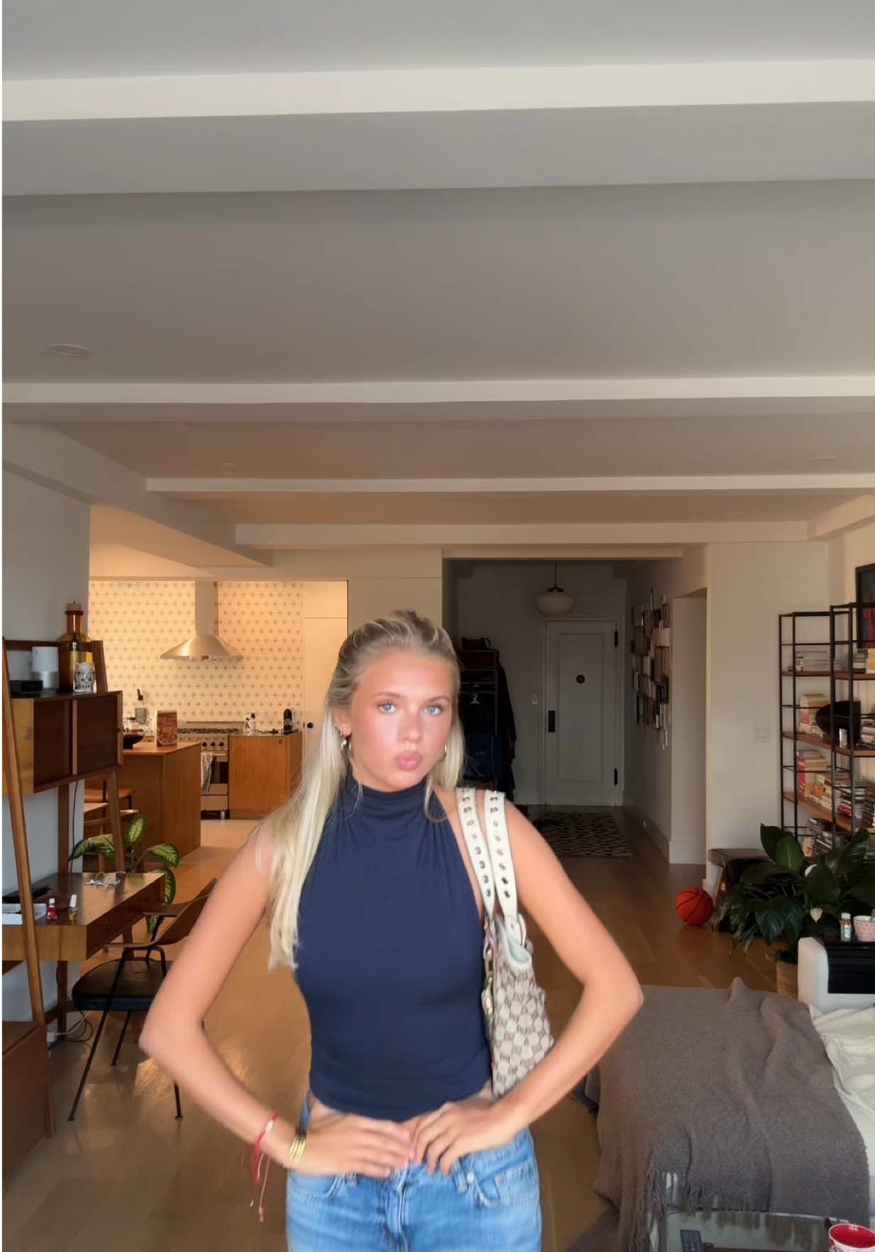 @stellbellbluee