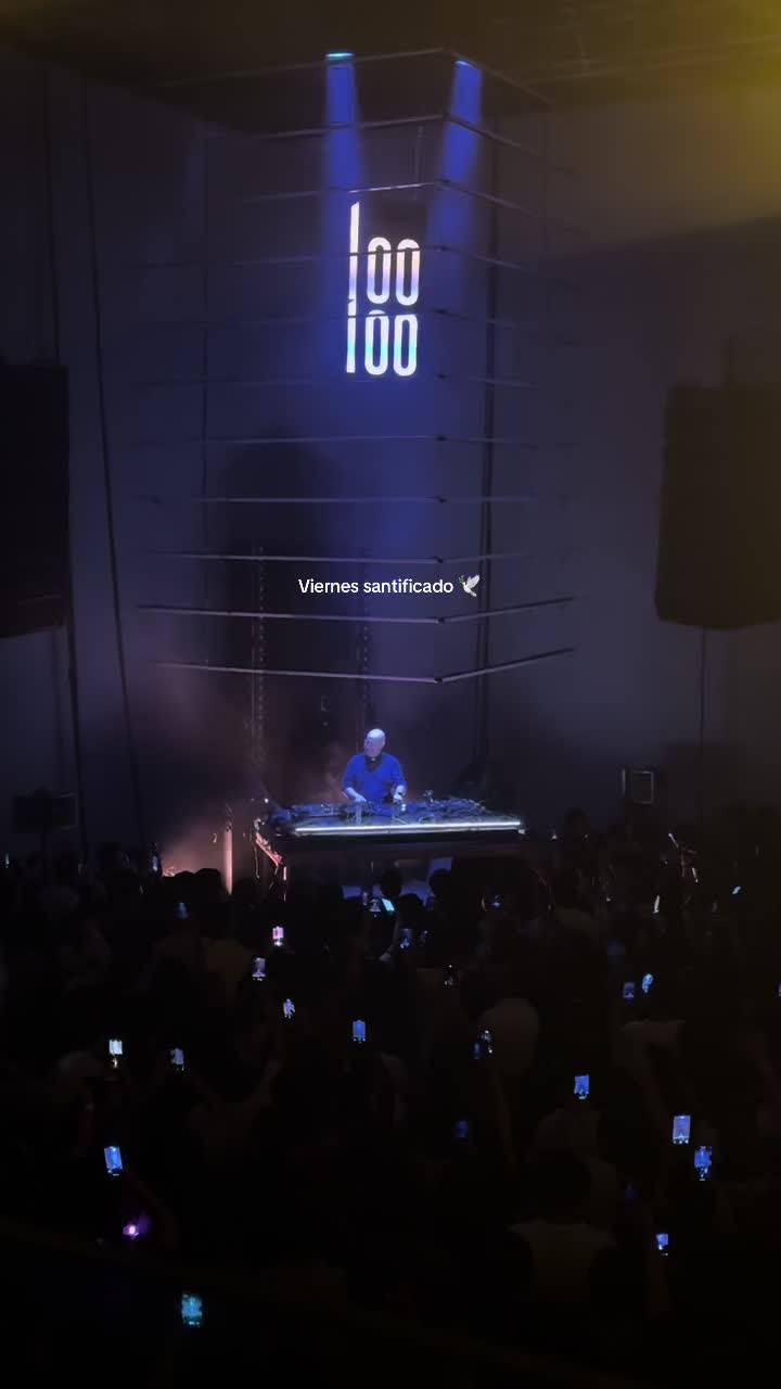 @L A U R A G Ó M E Z