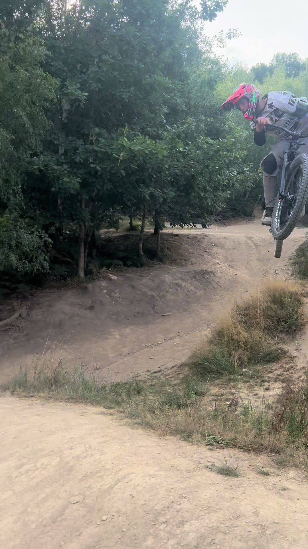 @Elliott_bikes