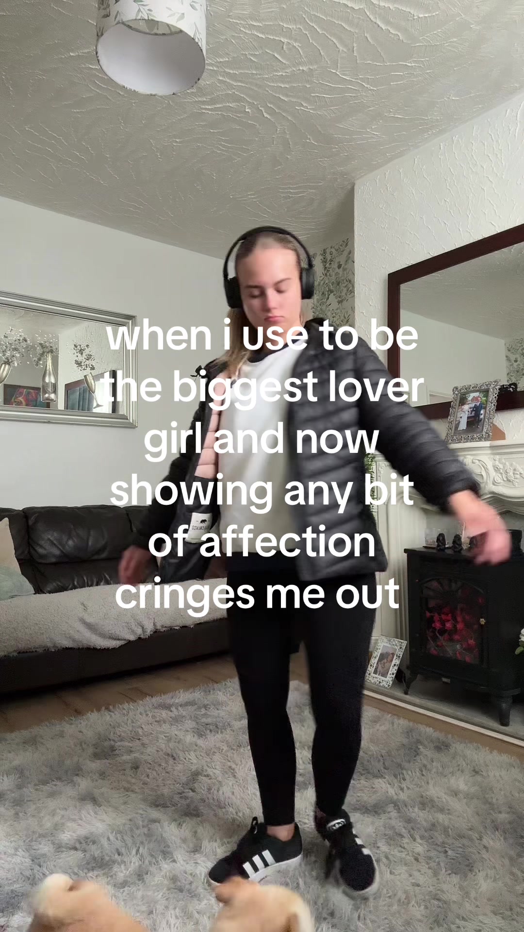 @anais