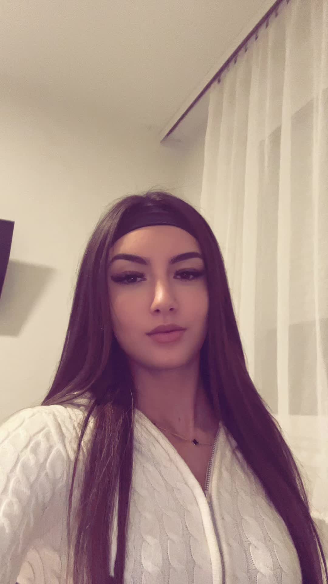 @ℳ𝒶́𝒿ℯ𝓇 𝒵𝓊𝓁ℯ𝒿𝓀𝒶
