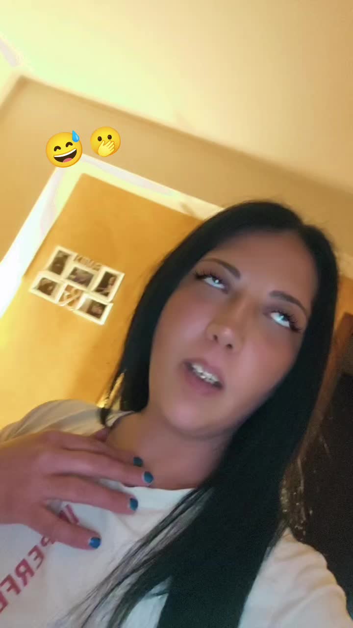@MELANIA 💫