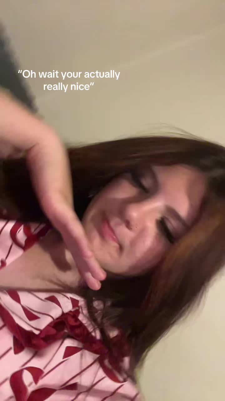 @Ellie~maixoxo🍒
