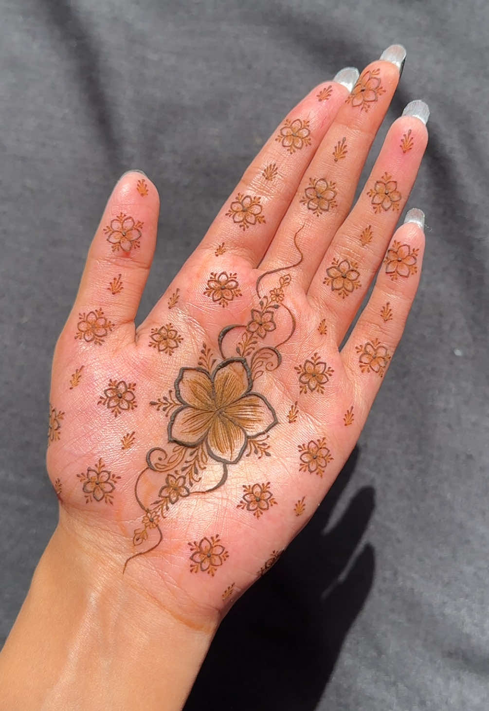 @Ayeshaa Henna