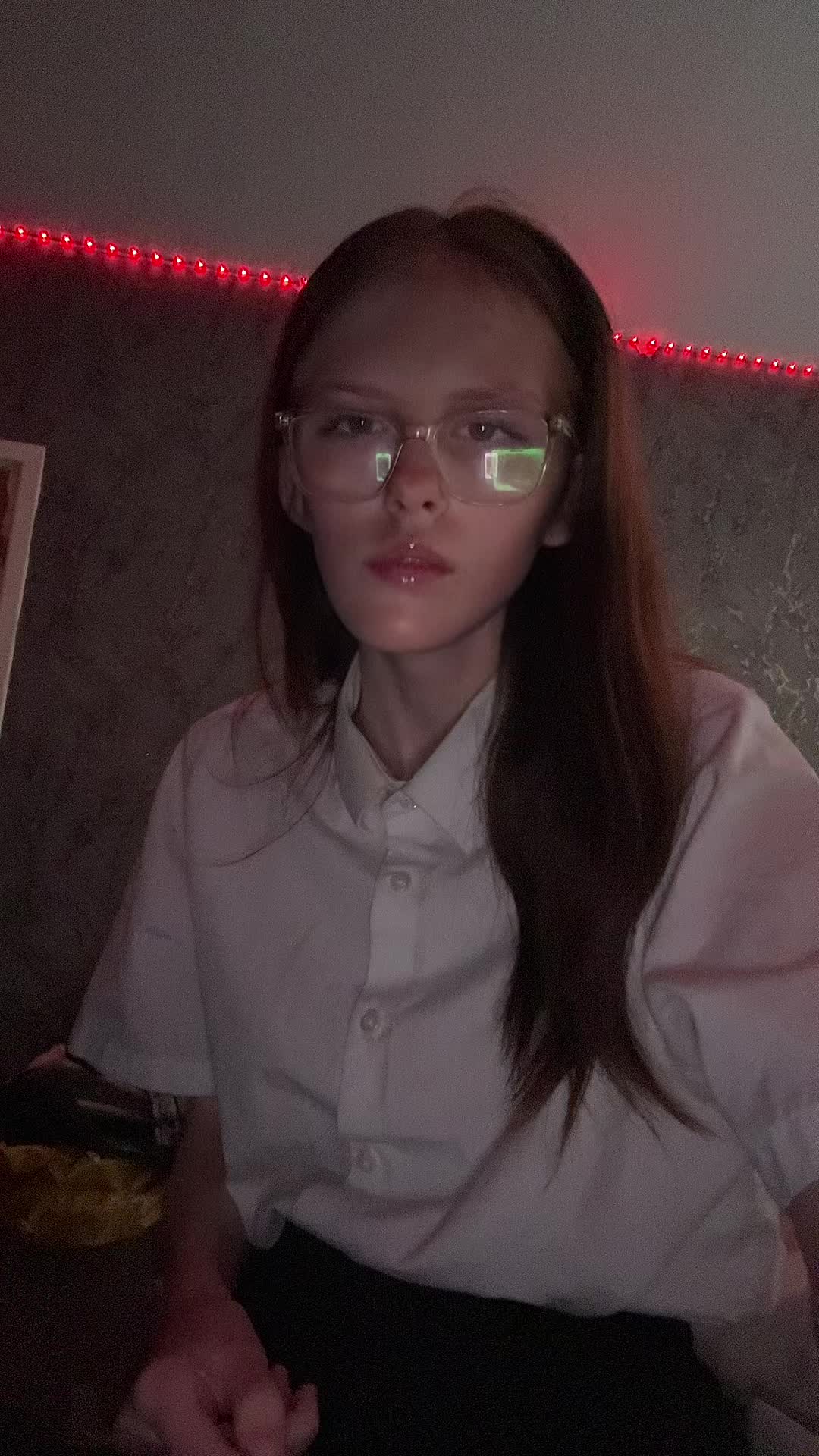 @hannahkennett.