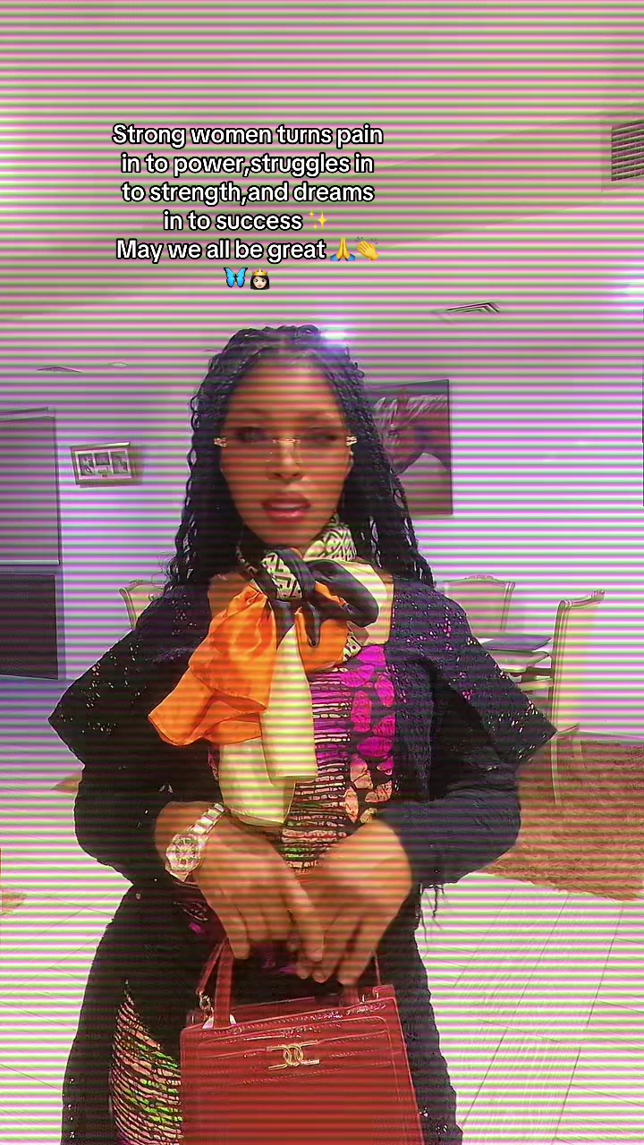 @ETHEL 🦋👸🏻THE RUNWAY MODEL