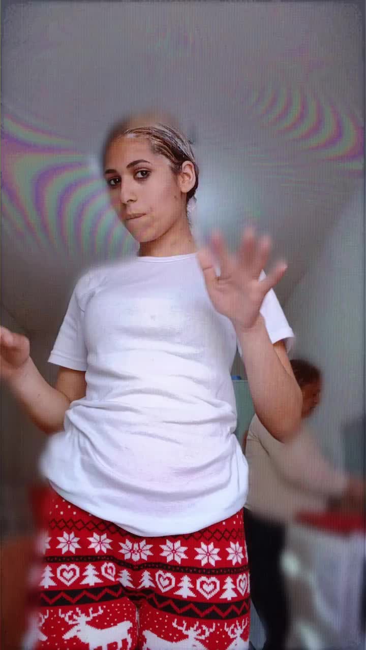 @🖤