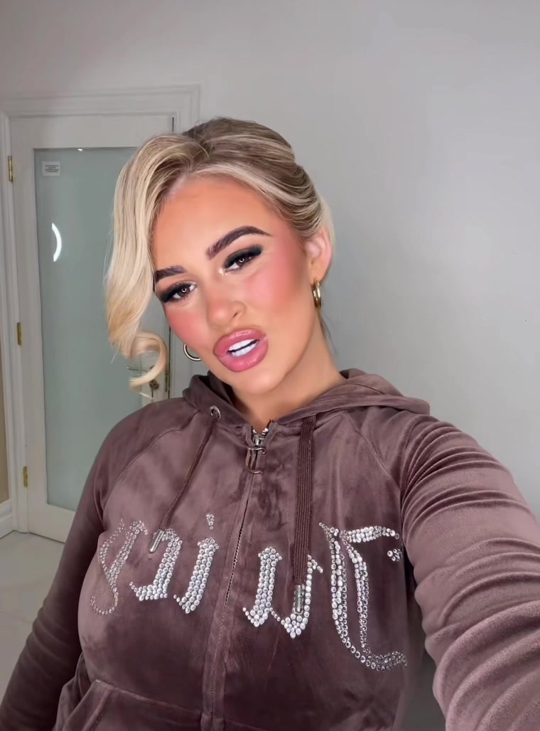 @💋𝓞𝓵𝓲𝓿𝓲𝓪💋
