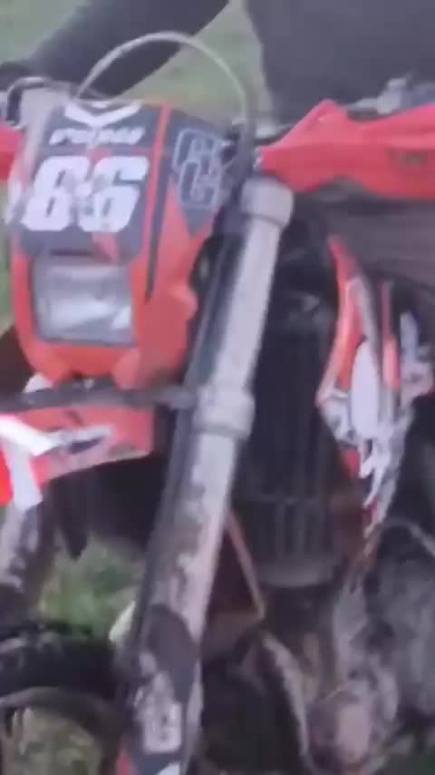 @Süni🦔