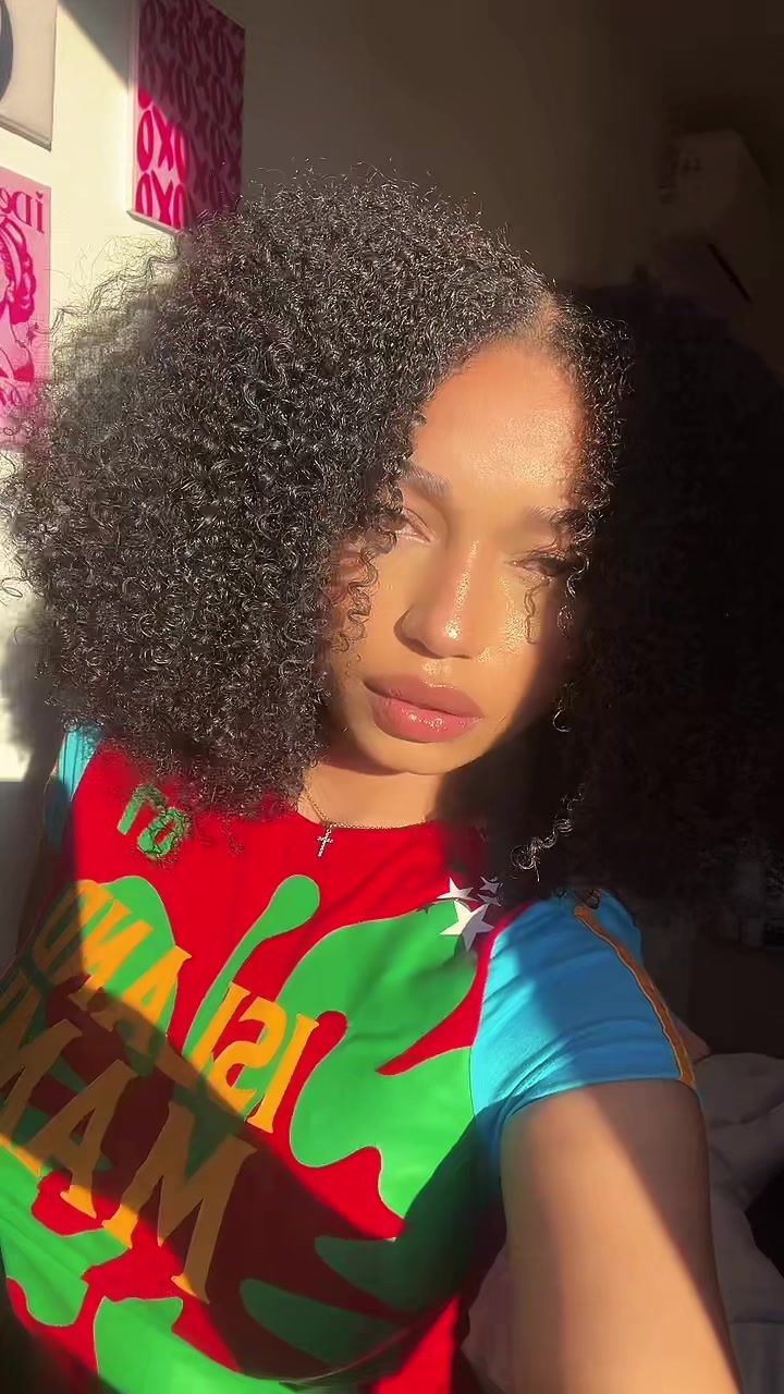 @vivianacappaii