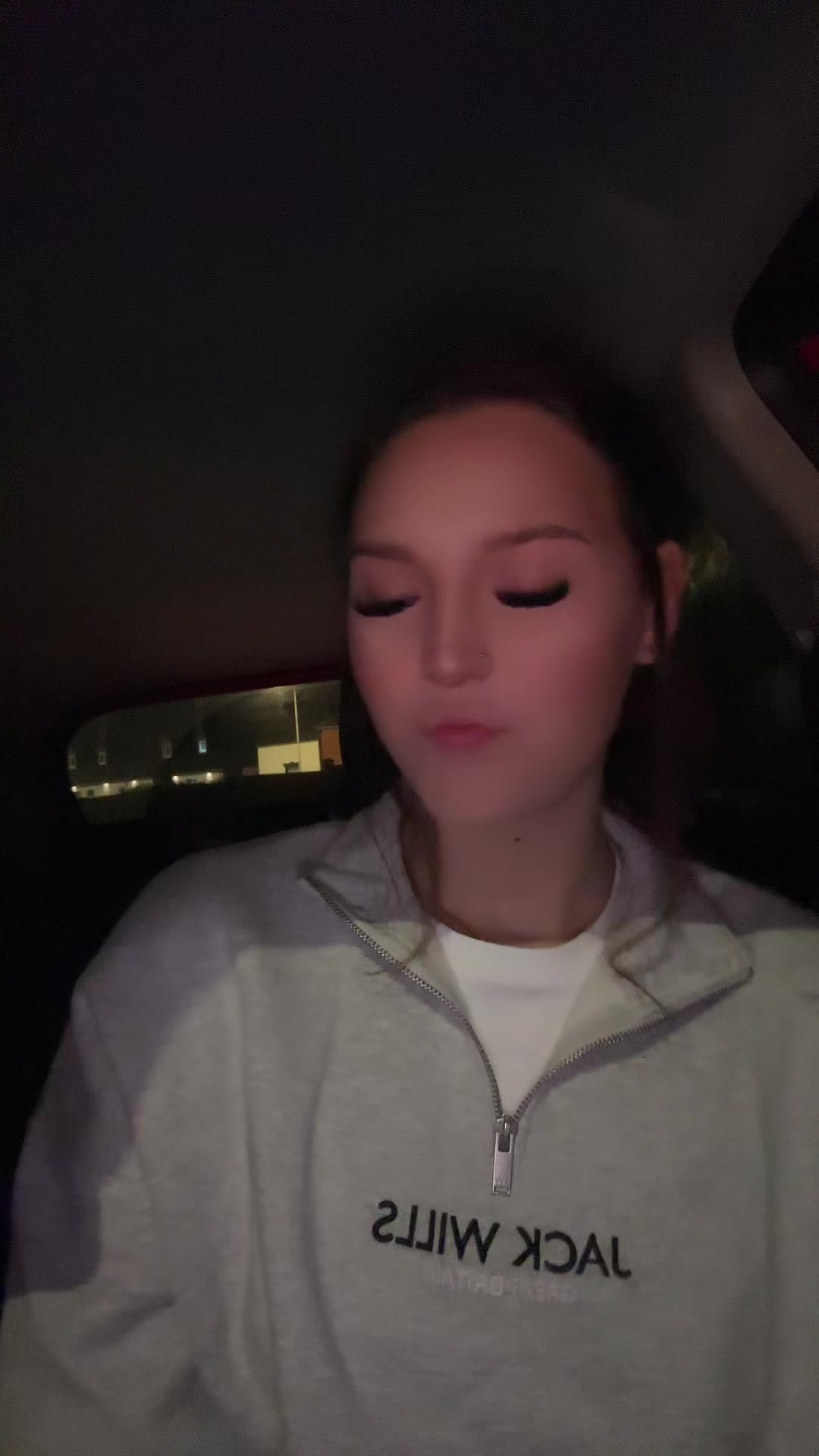 @Ella🍎