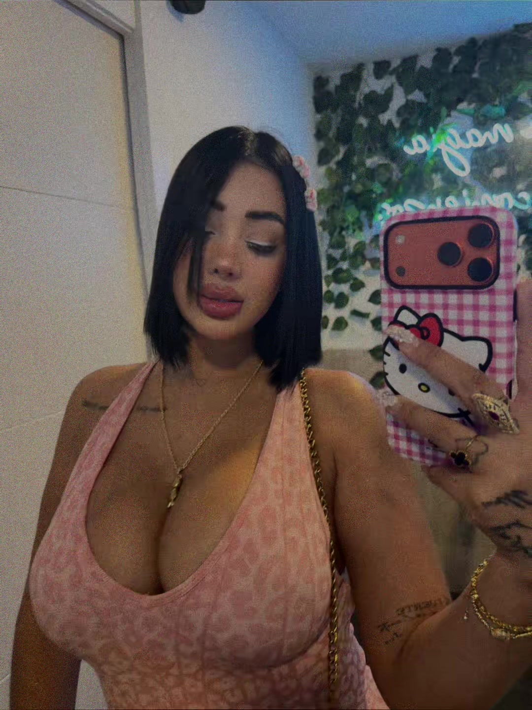 @Tania Tania