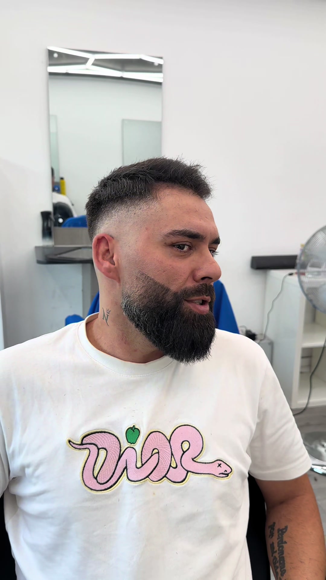 @FRAȚII BARBER