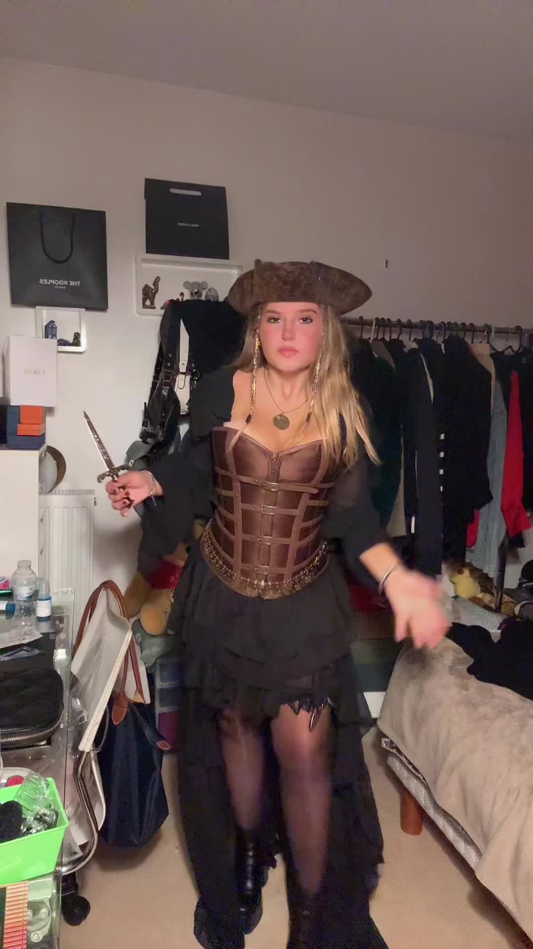 @Elisa