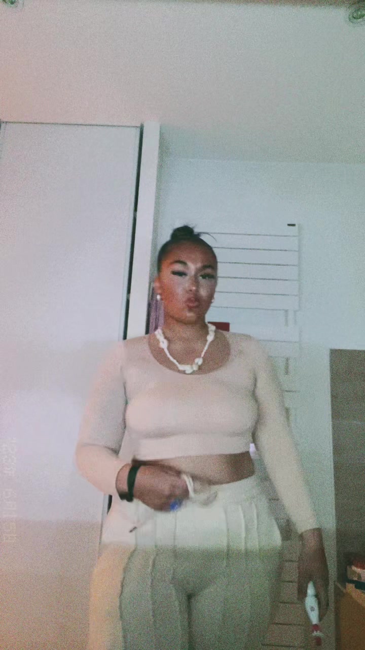 @Nefertitibtyᥫᩣ