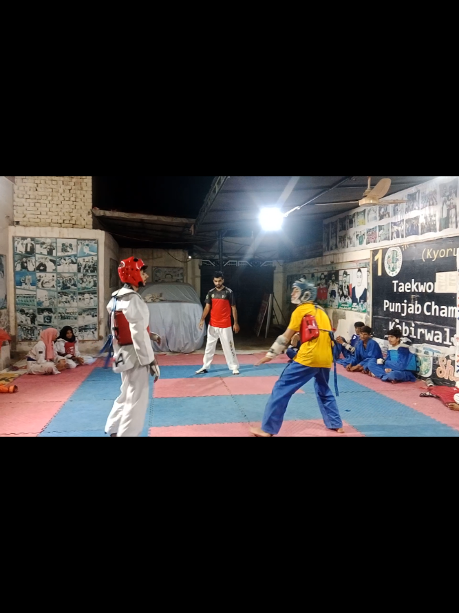 @Ayesha _.✨🫧