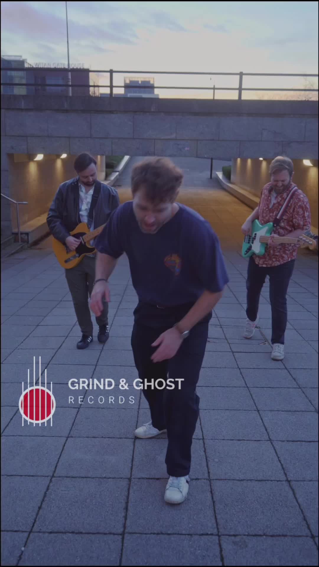 @G N G