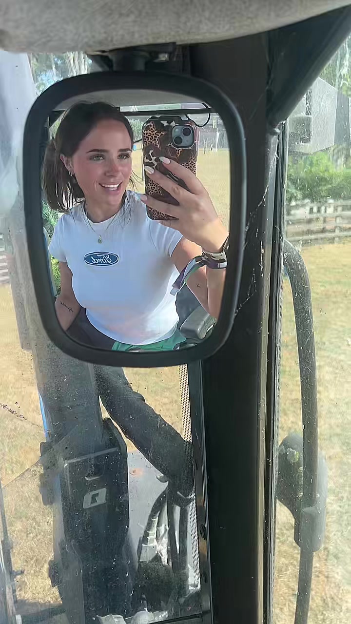 @Mollmcm