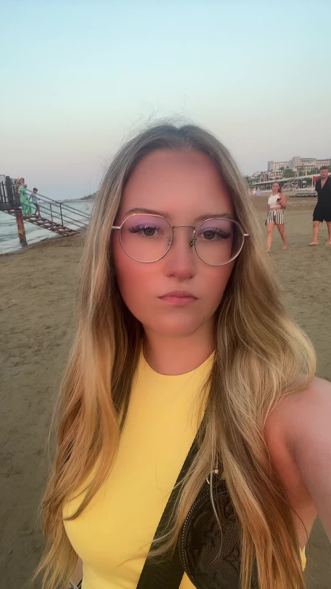 @Janina_clgn08