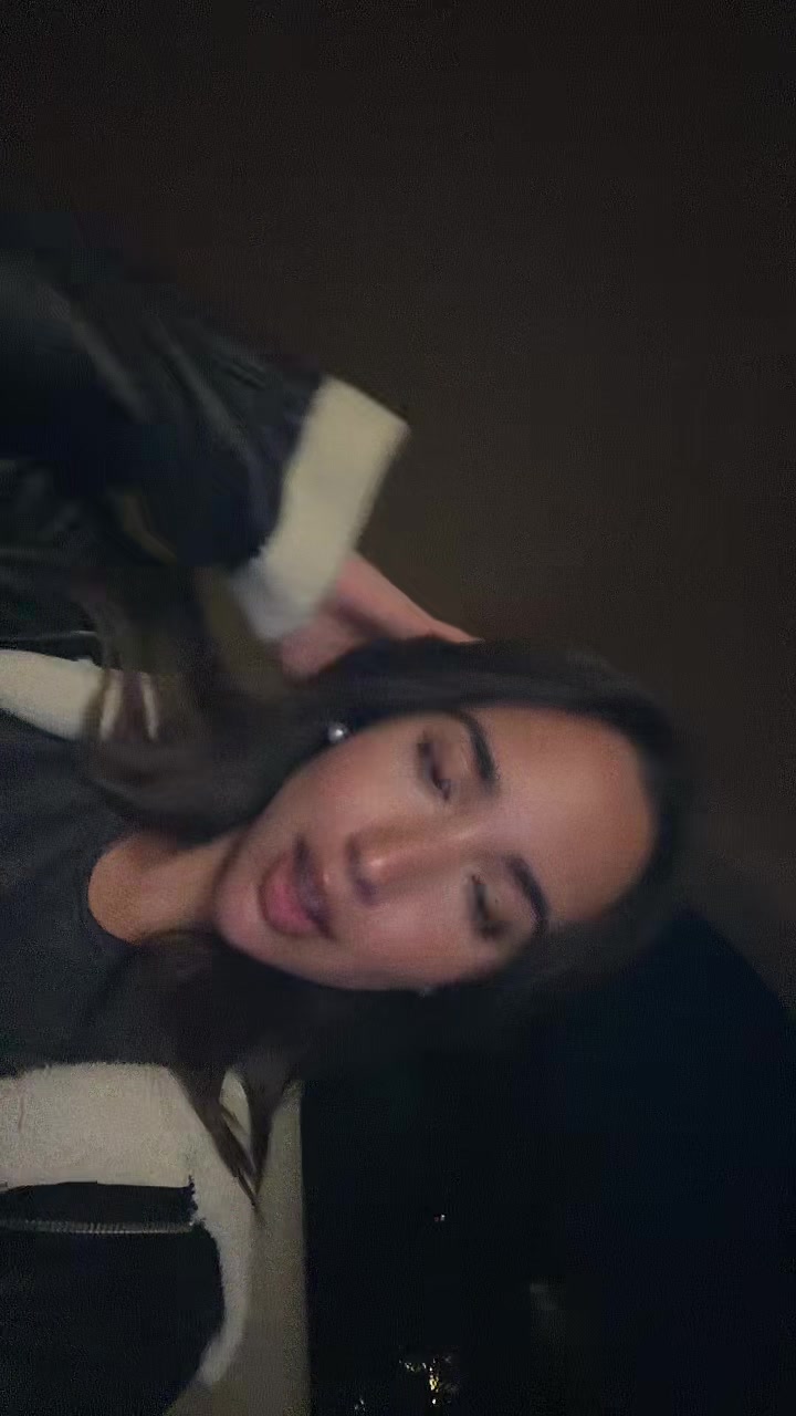 @Vaaleee_02