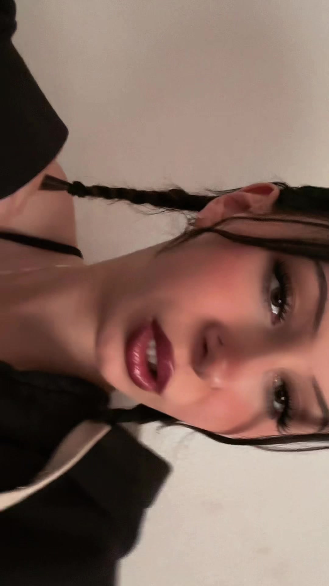 @officially_.jill