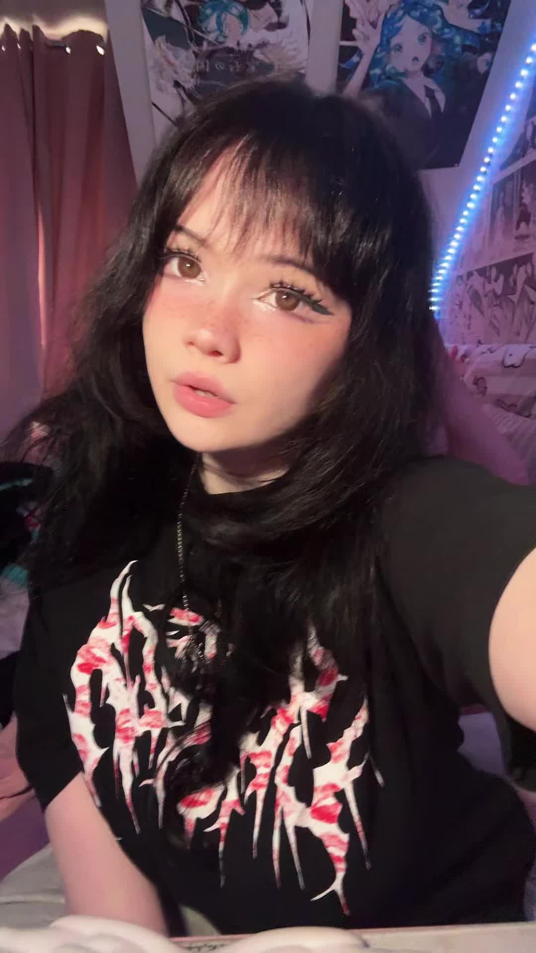 @twitch.tv/milkienyan