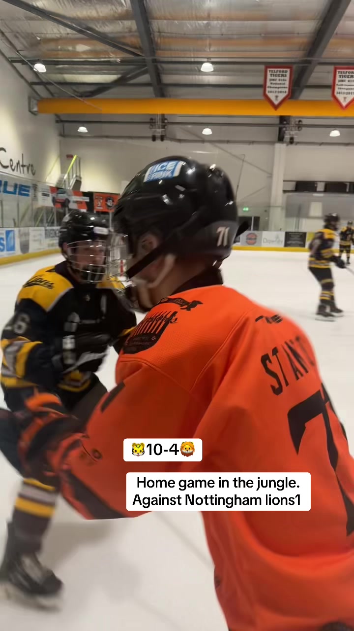@Telford_girls_at_the_rink
