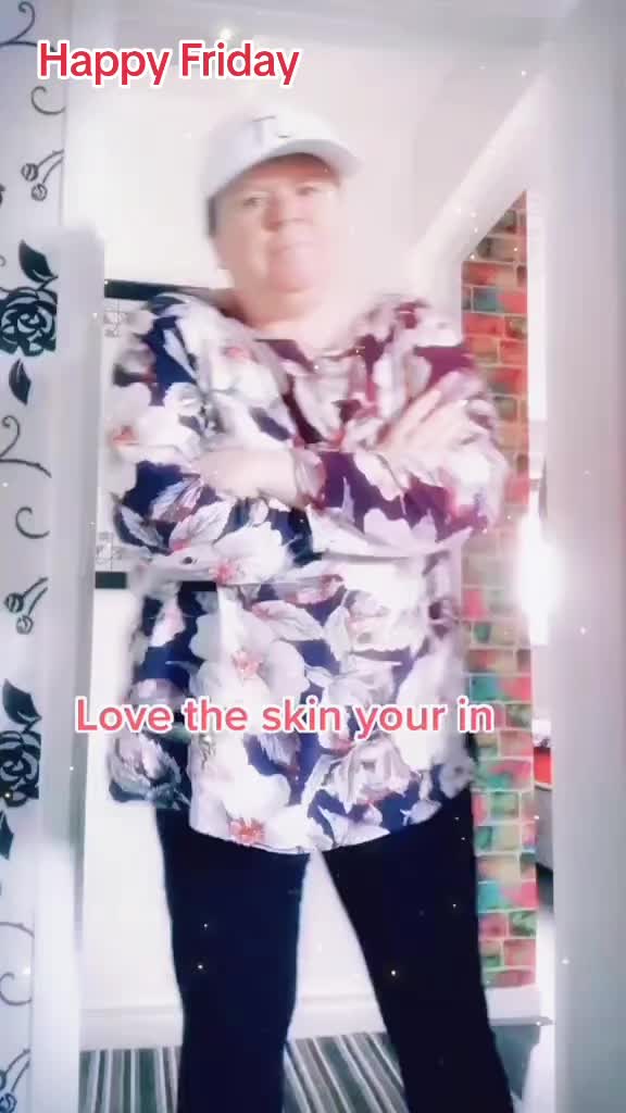 @Itsmedeedee