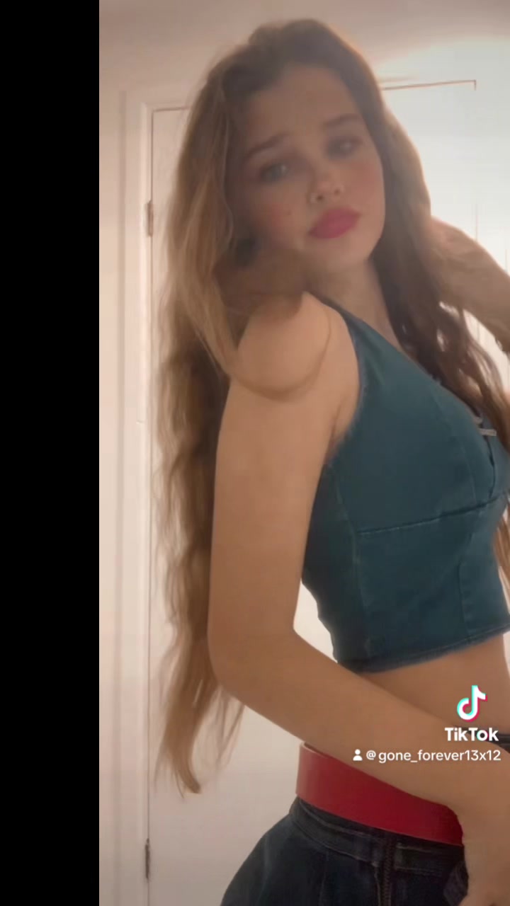 @𝒲