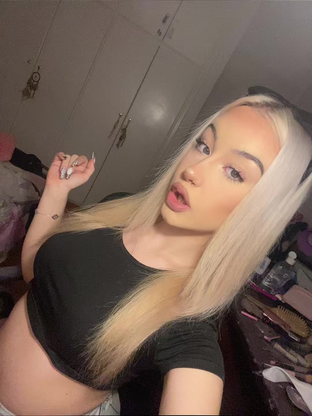 @𝒟𝒾𝓂𝒾𝒾𝒾
