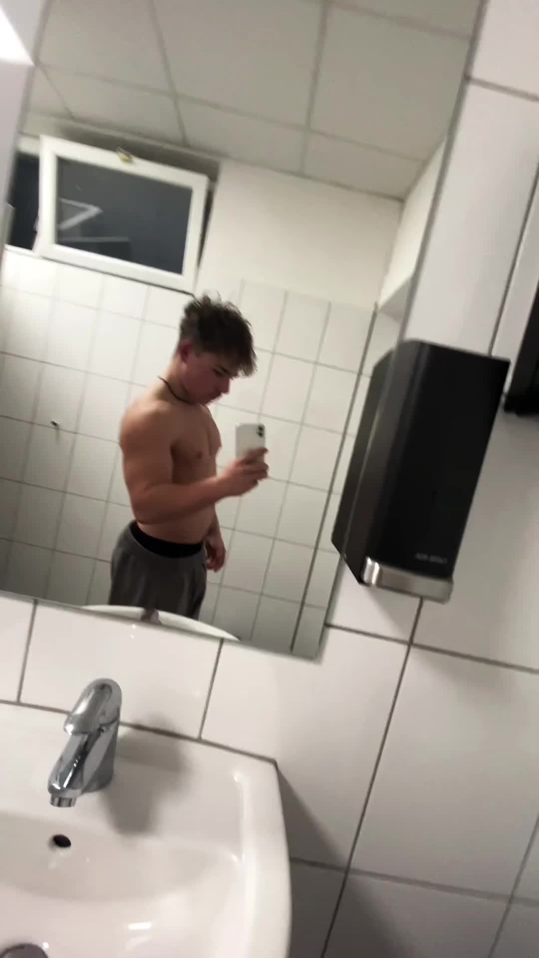 @joel🦧