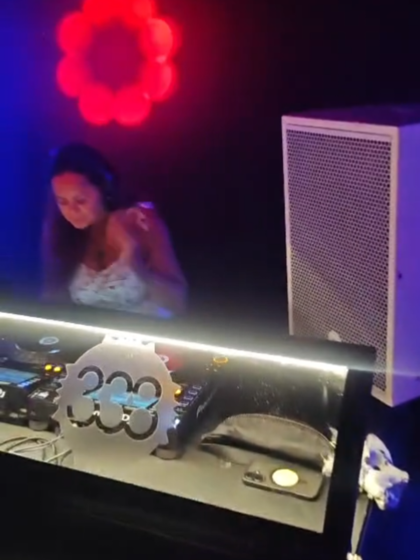@DJShelz