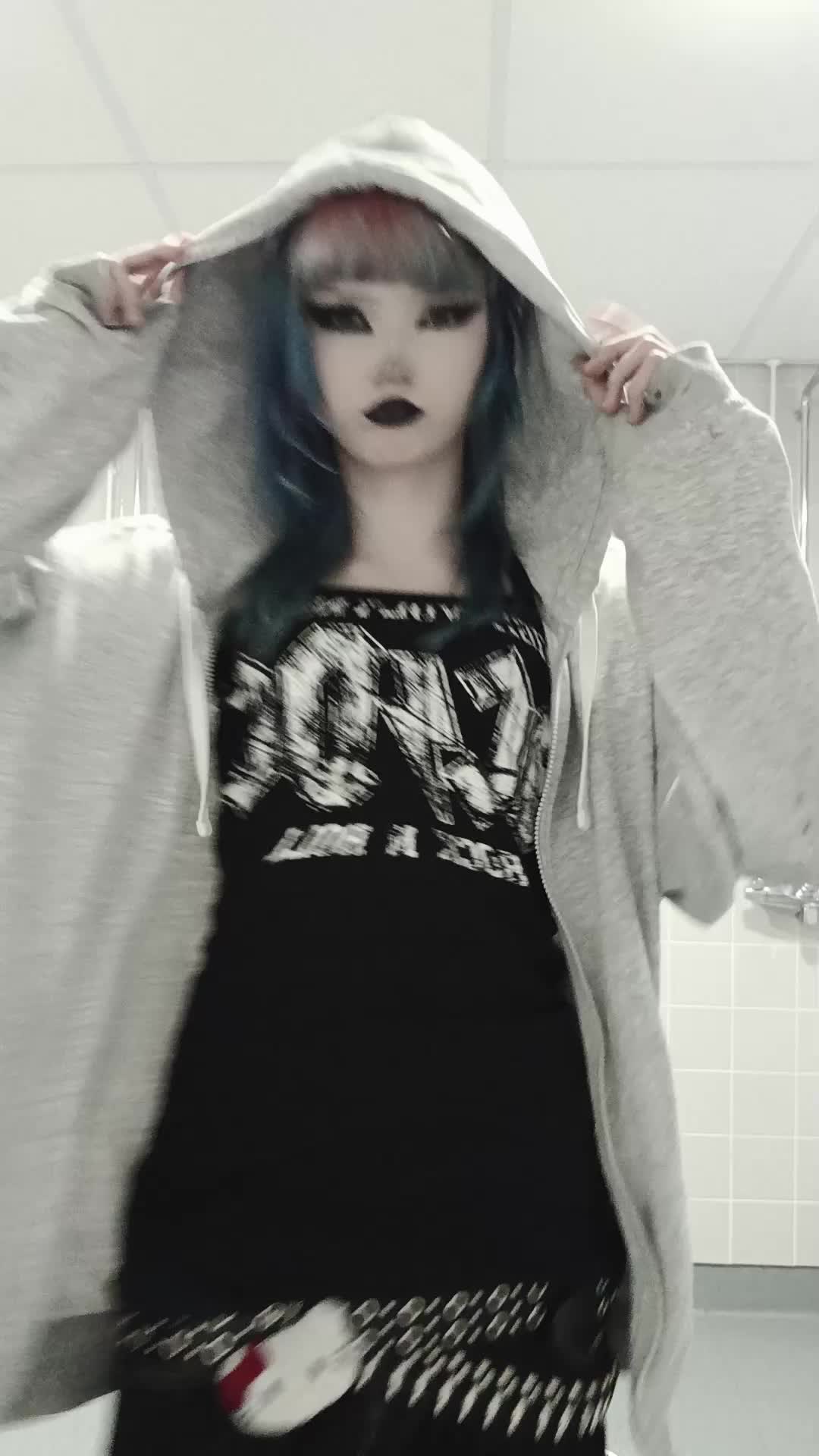 @🦇eronica