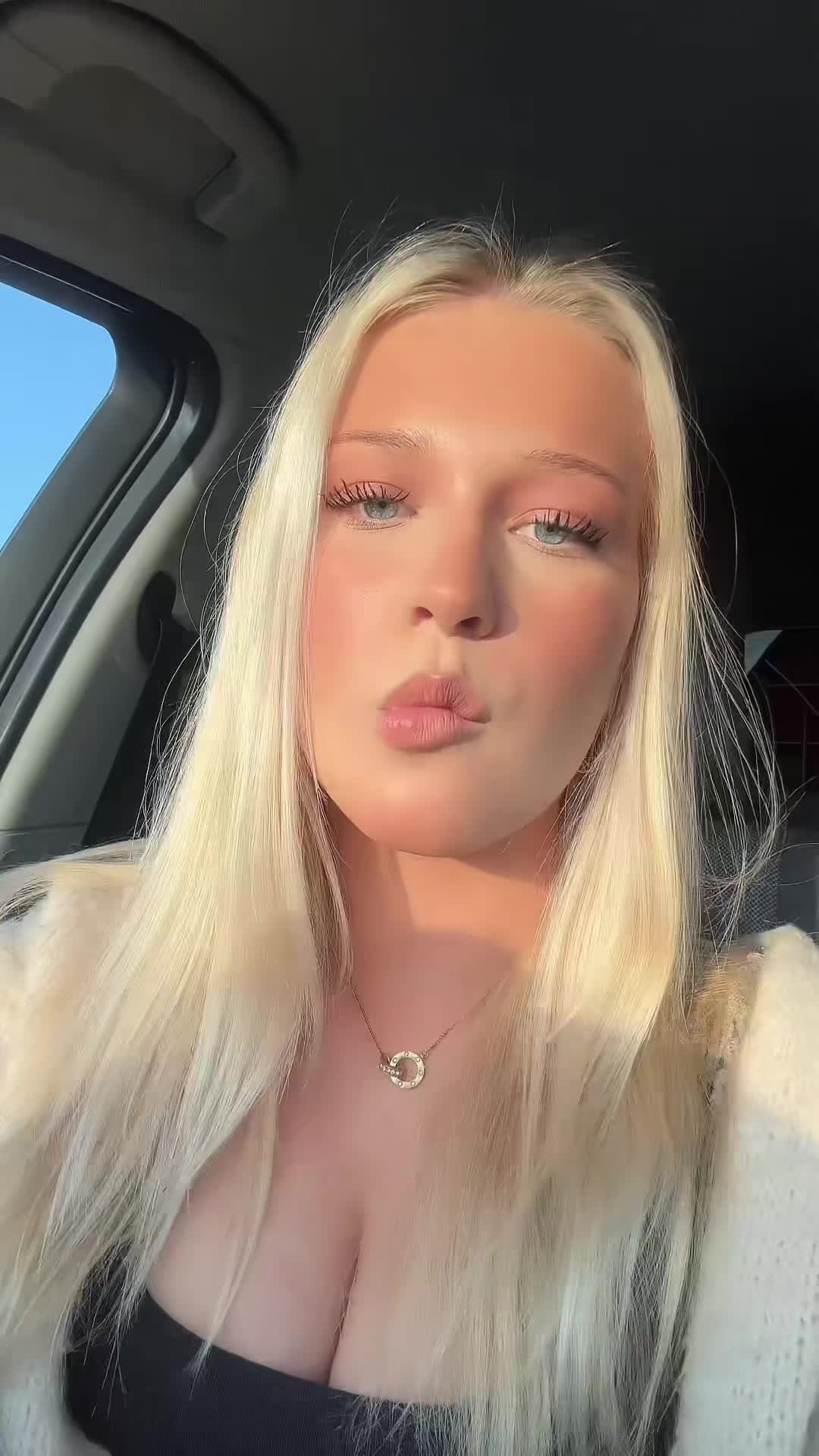 @Elvis🥂🥂
