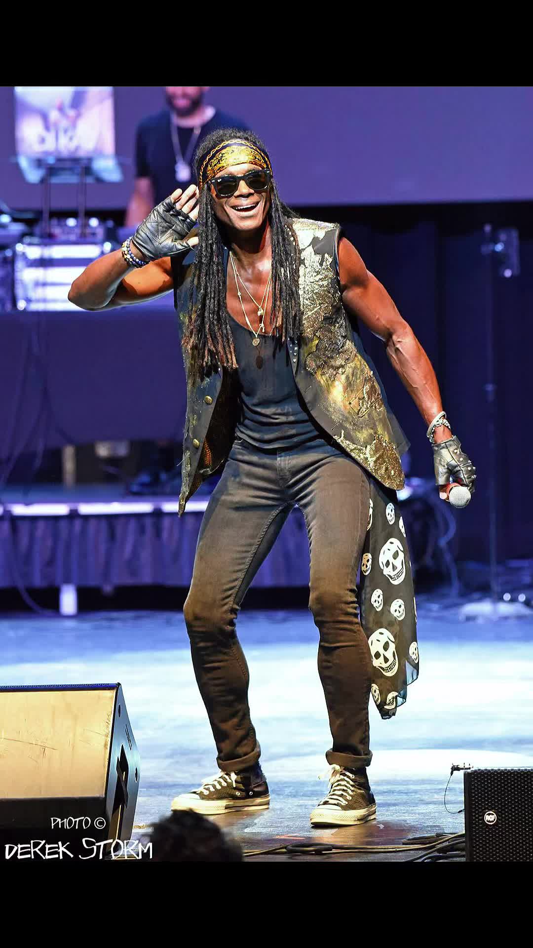 @FAB MORVAN EX Milli Vanilli