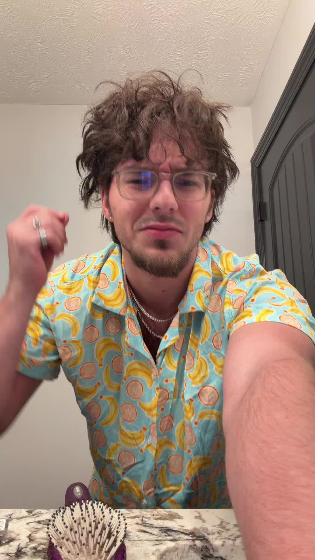 @e t h a n E n n i s