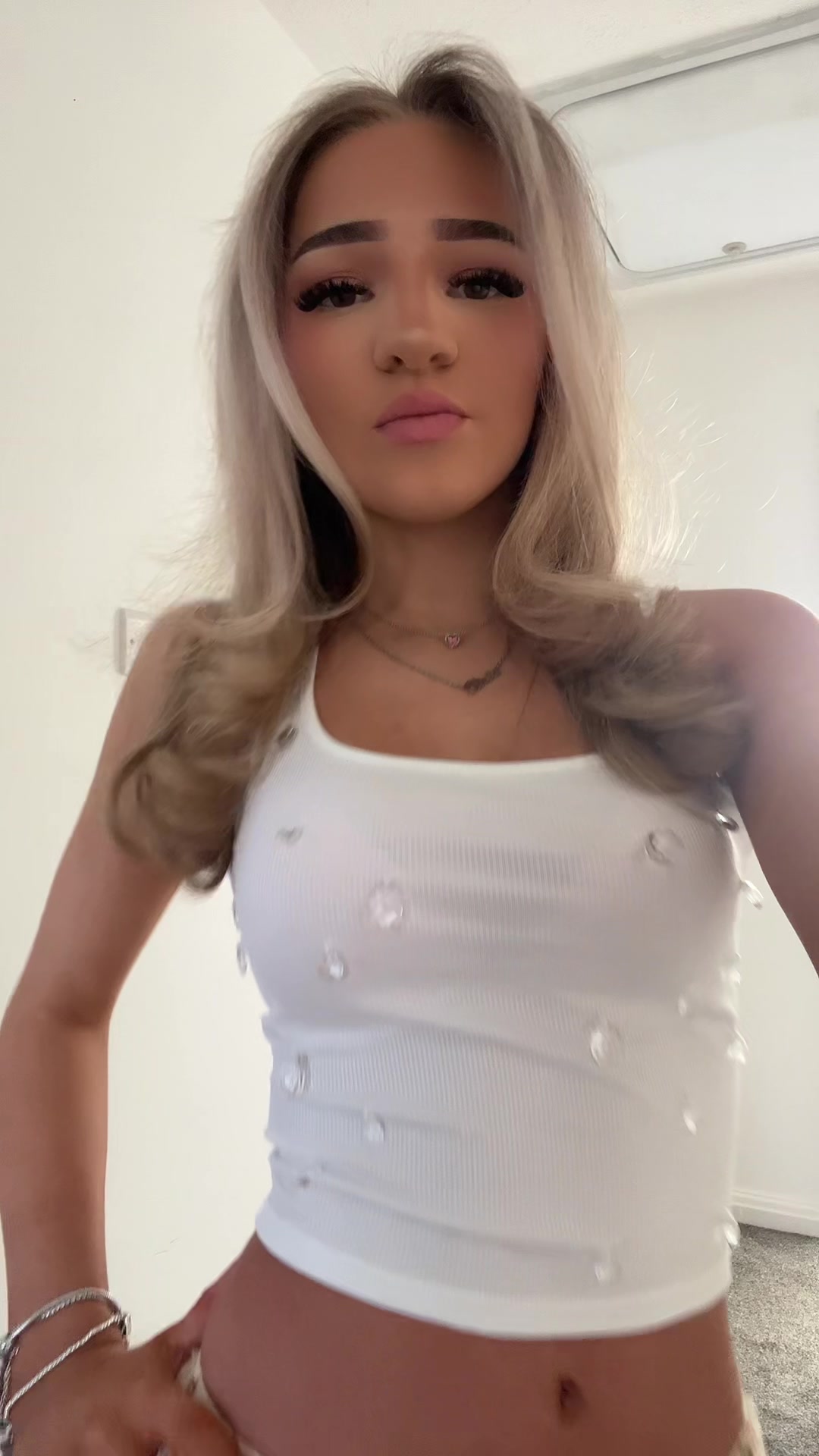 @x.l1v.x.x