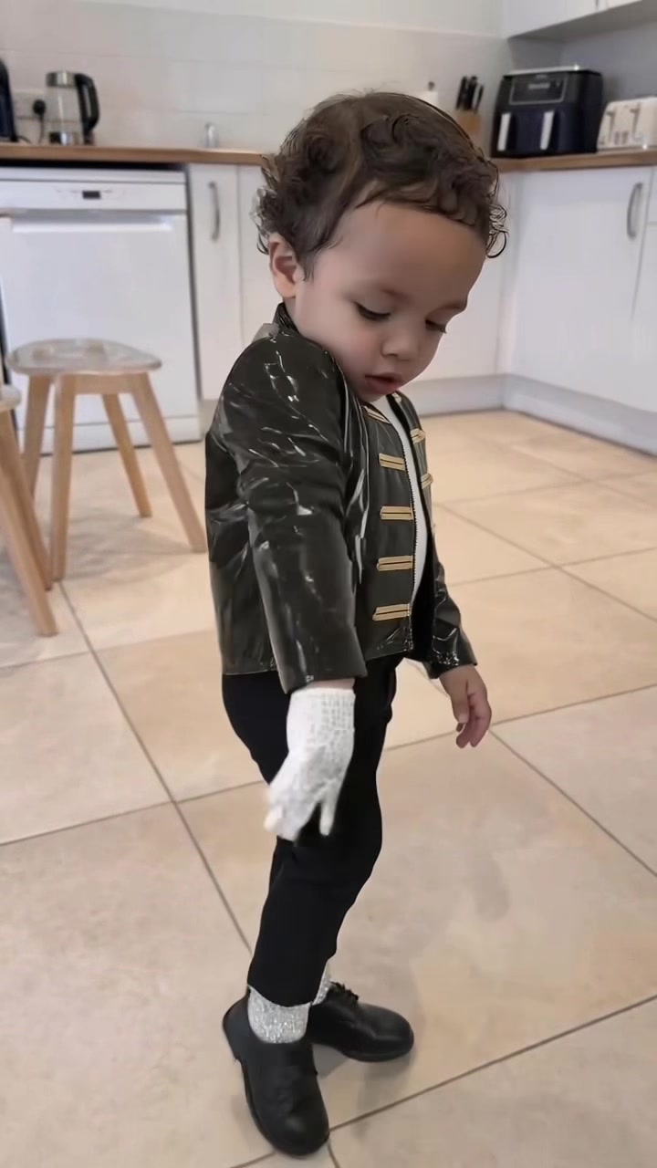 @🐣