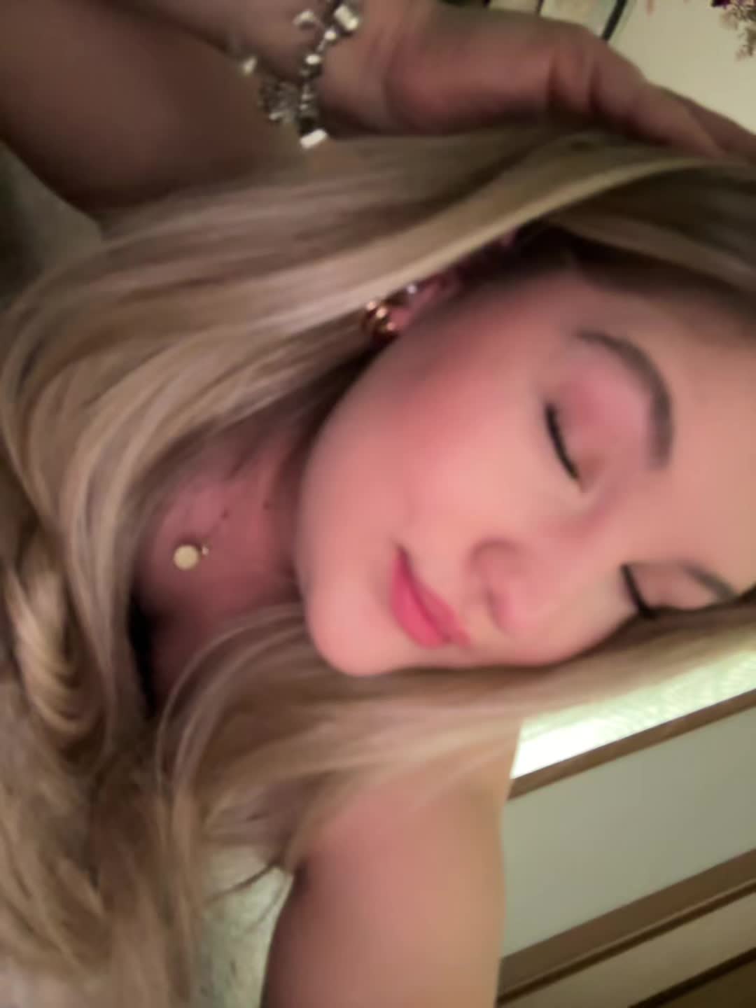 @๐ข๐๐๐๐ถ ๐