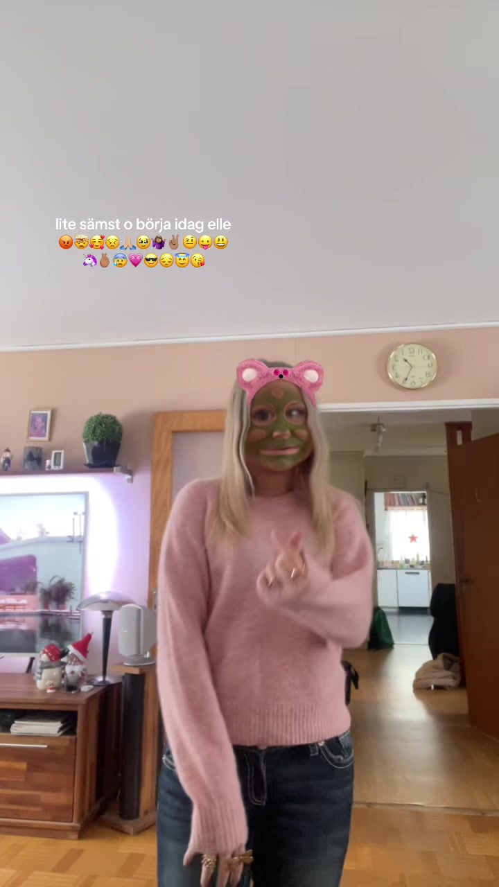 @𝒿ℯ𝓃𝓃𝒾𝒻ℯ𝓇 🫰🏽😹