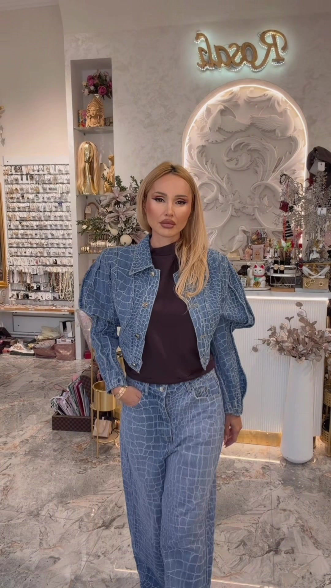 @Patricia Larisa