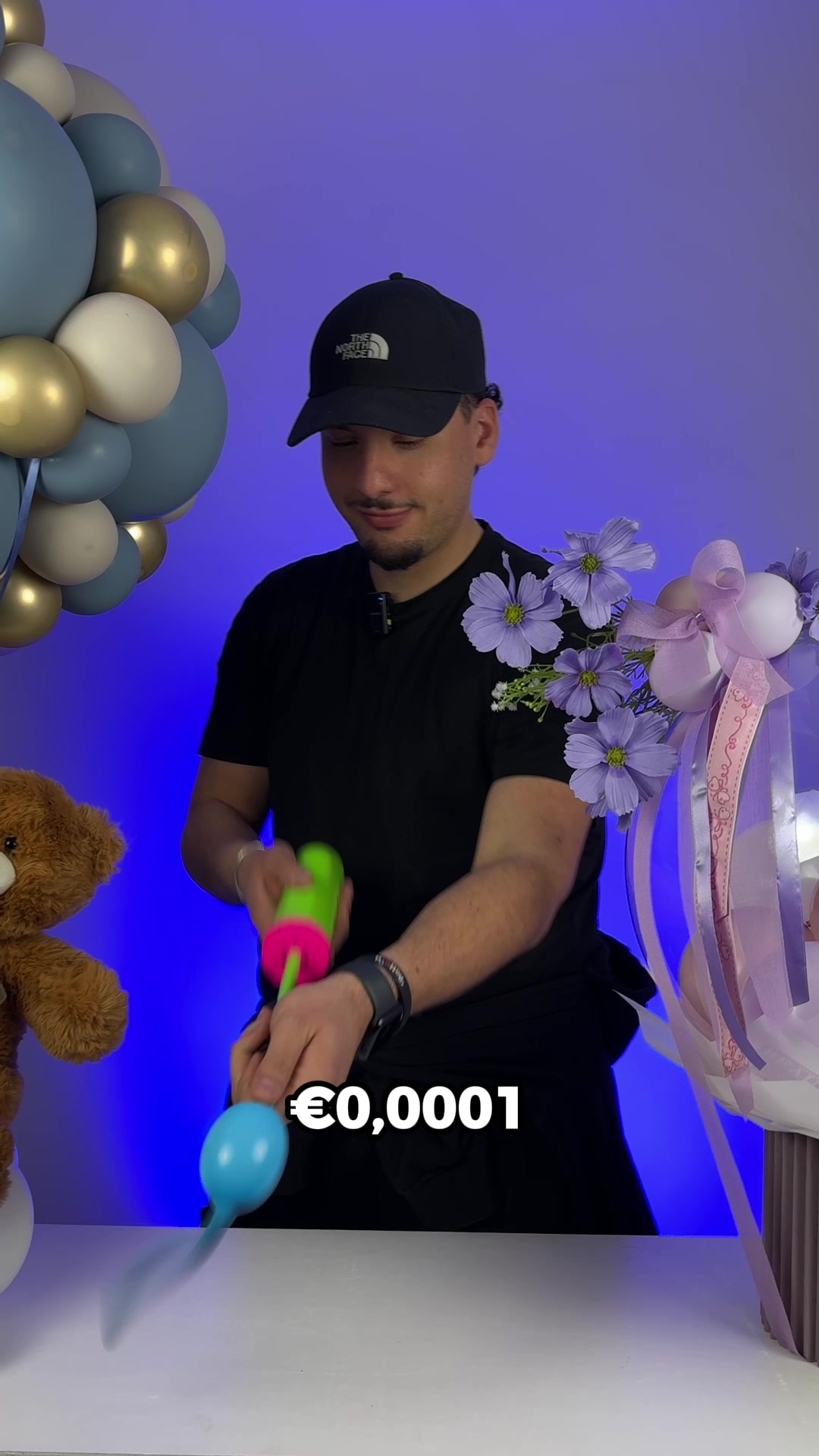 @Nello_Balloon Artist